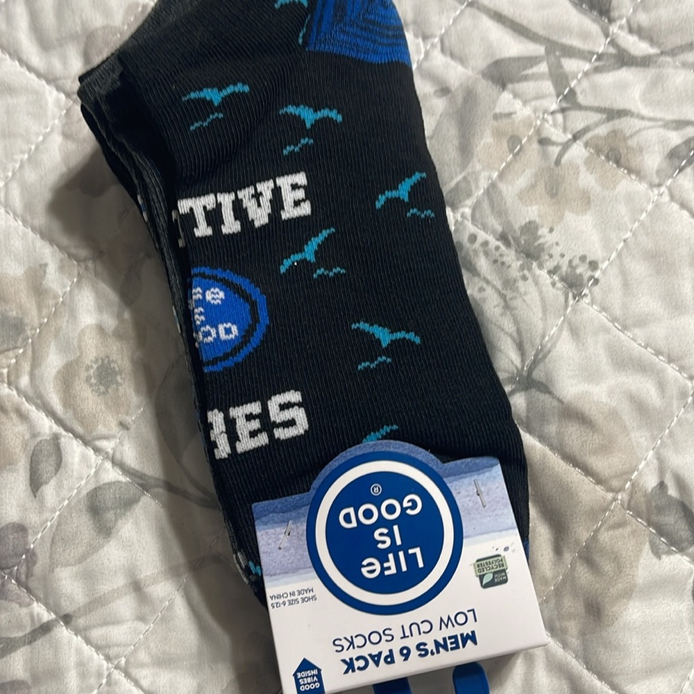 New men’s Life is Good low cut socks 6pk - Picture 2 of 5